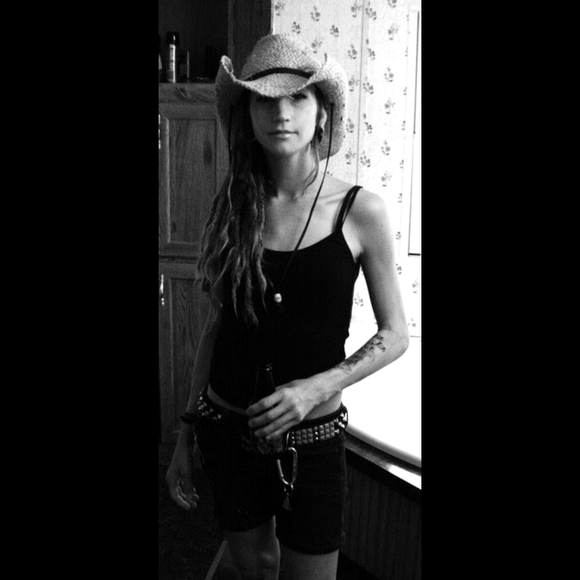 Meet your Posher, Alison - Picture 5 of 8